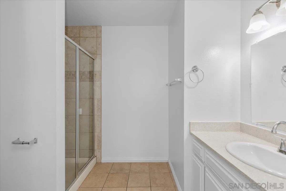 2112 East Vista Way Unit: 8