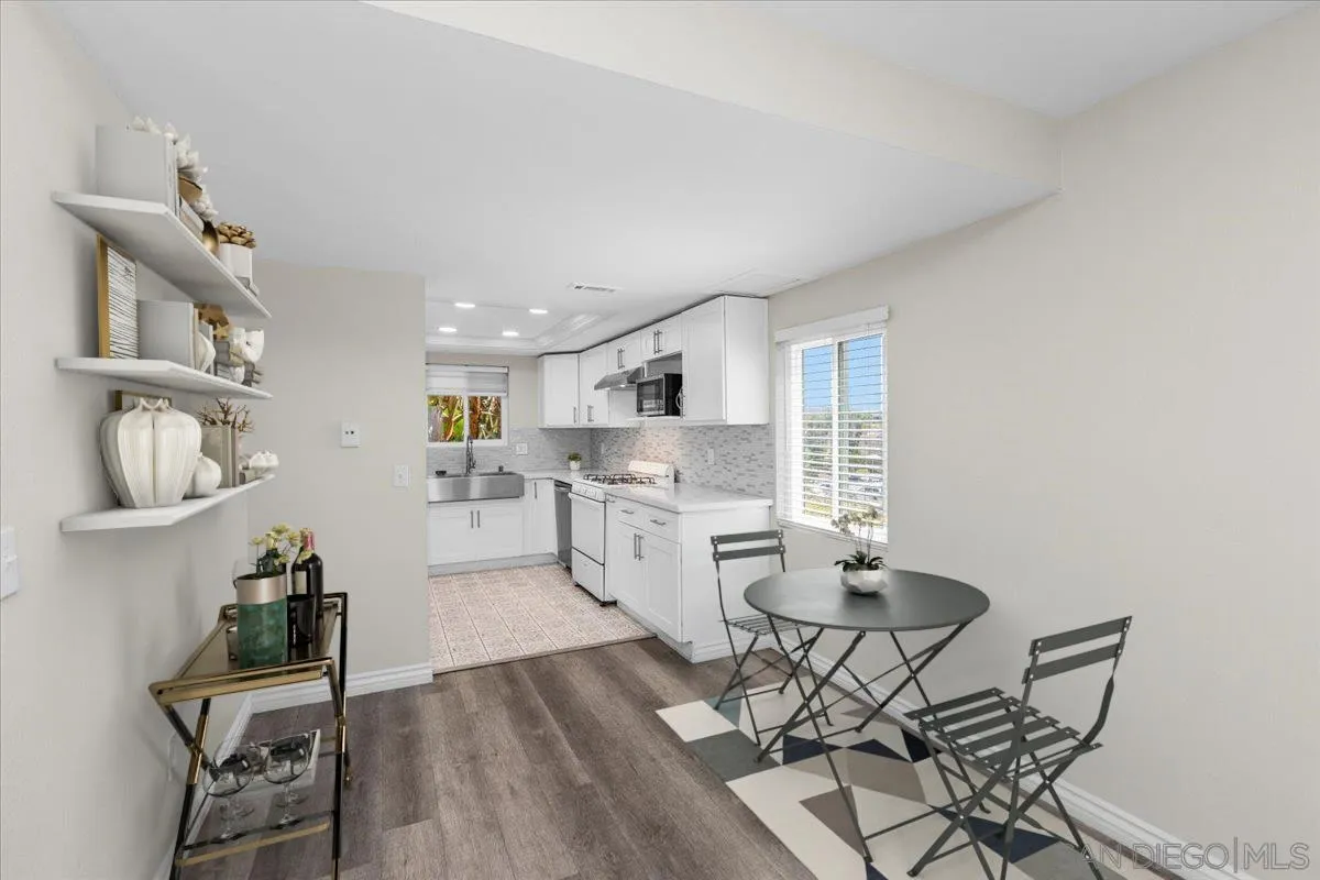 2112 East Vista Way Unit: 8