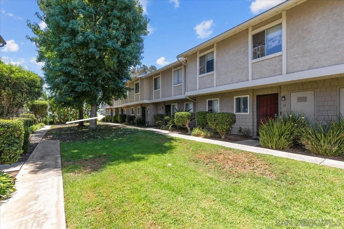 2112 East Vista Way Unit: 8