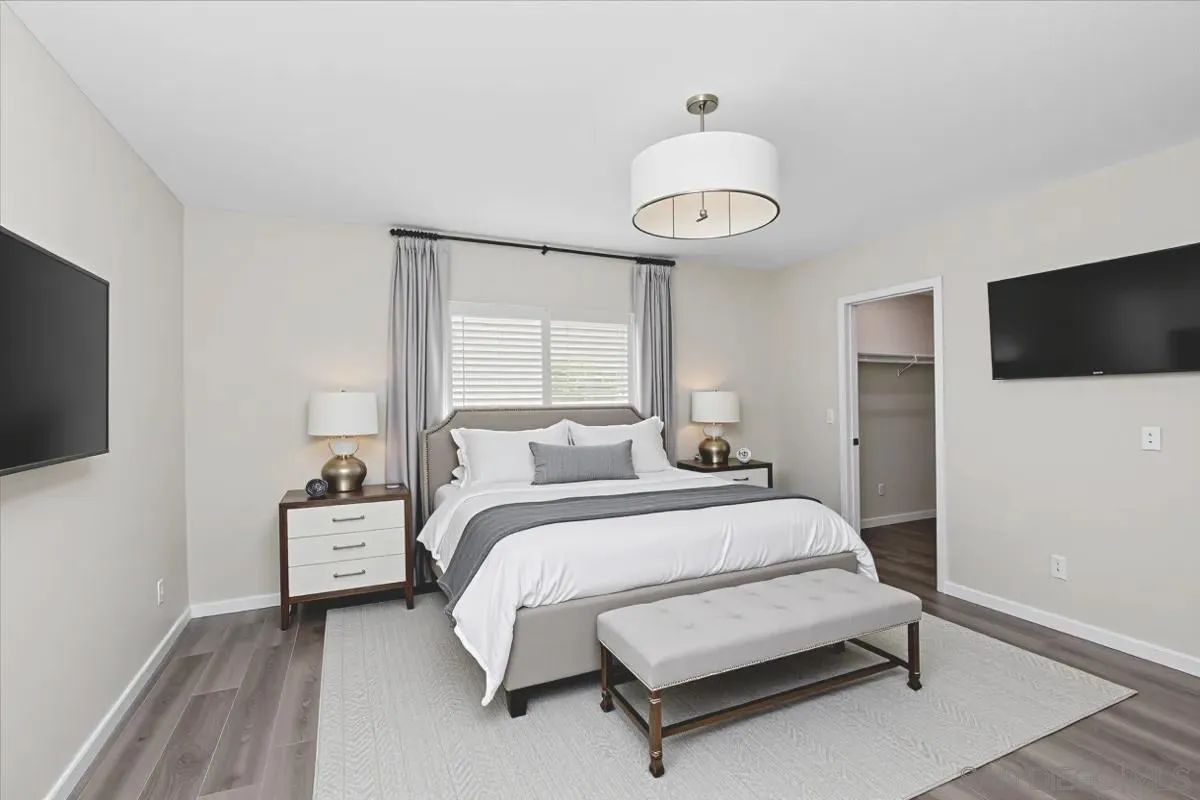 2112 East Vista Way Unit: 8