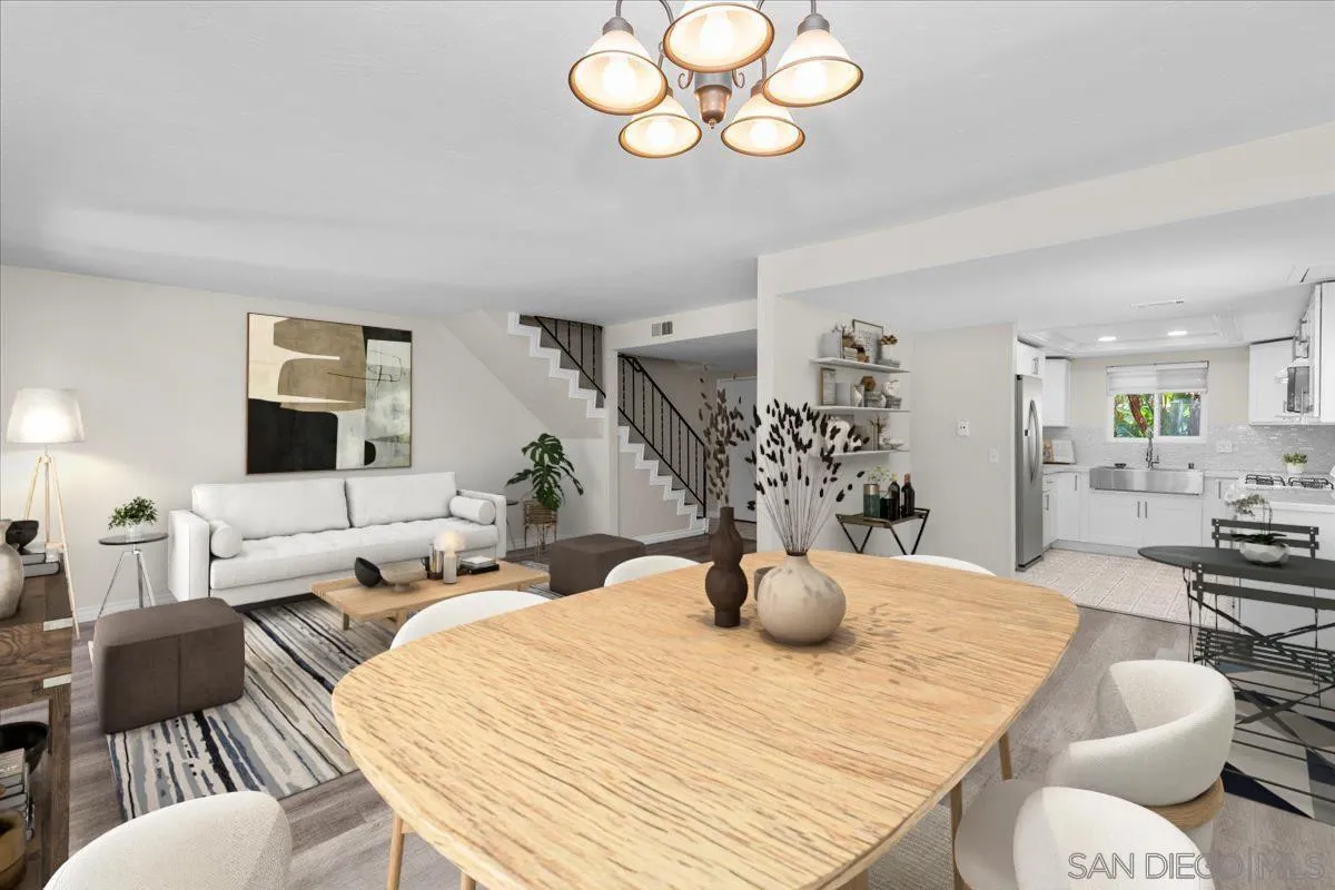 2112 East Vista Way Unit: 8