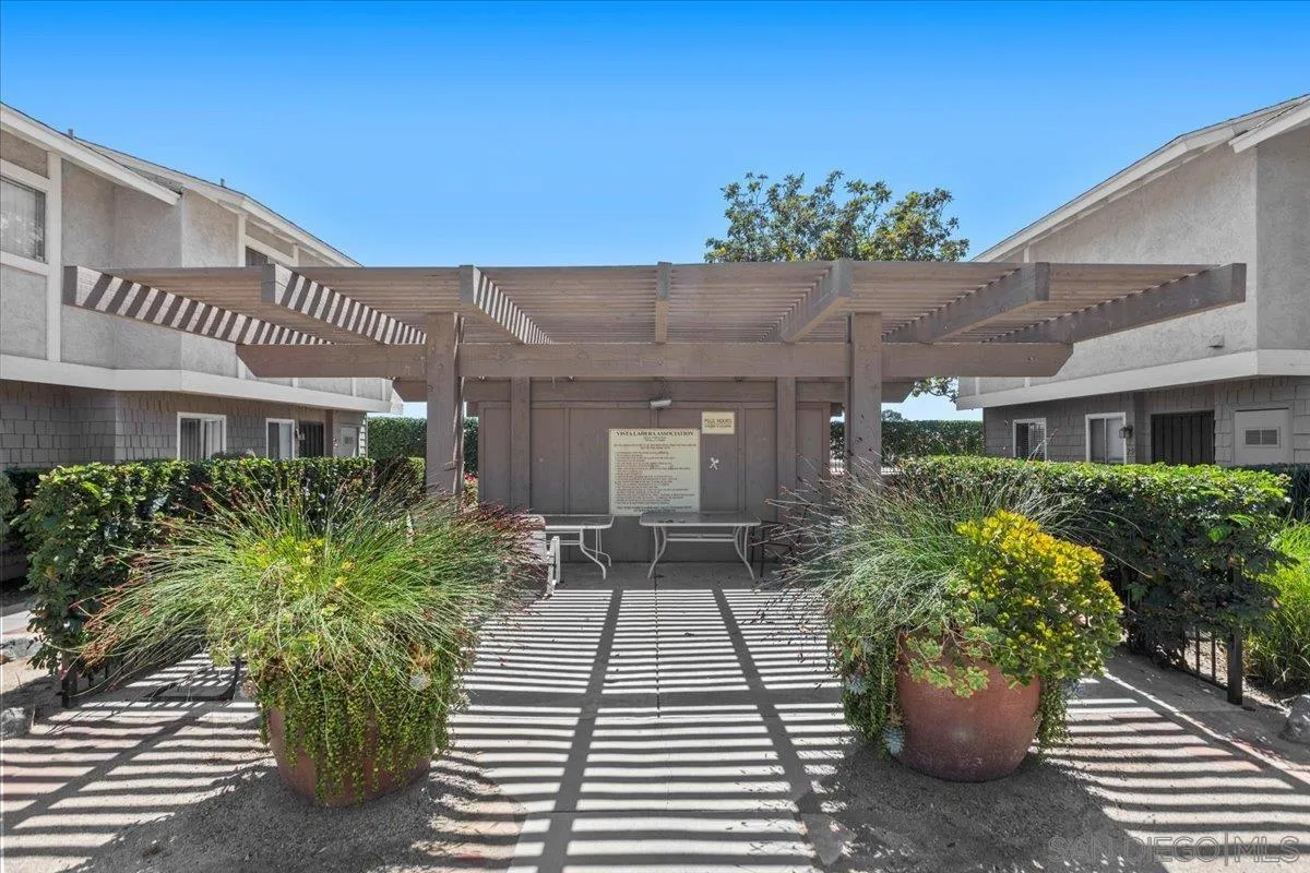 2112 East Vista Way Unit: 8