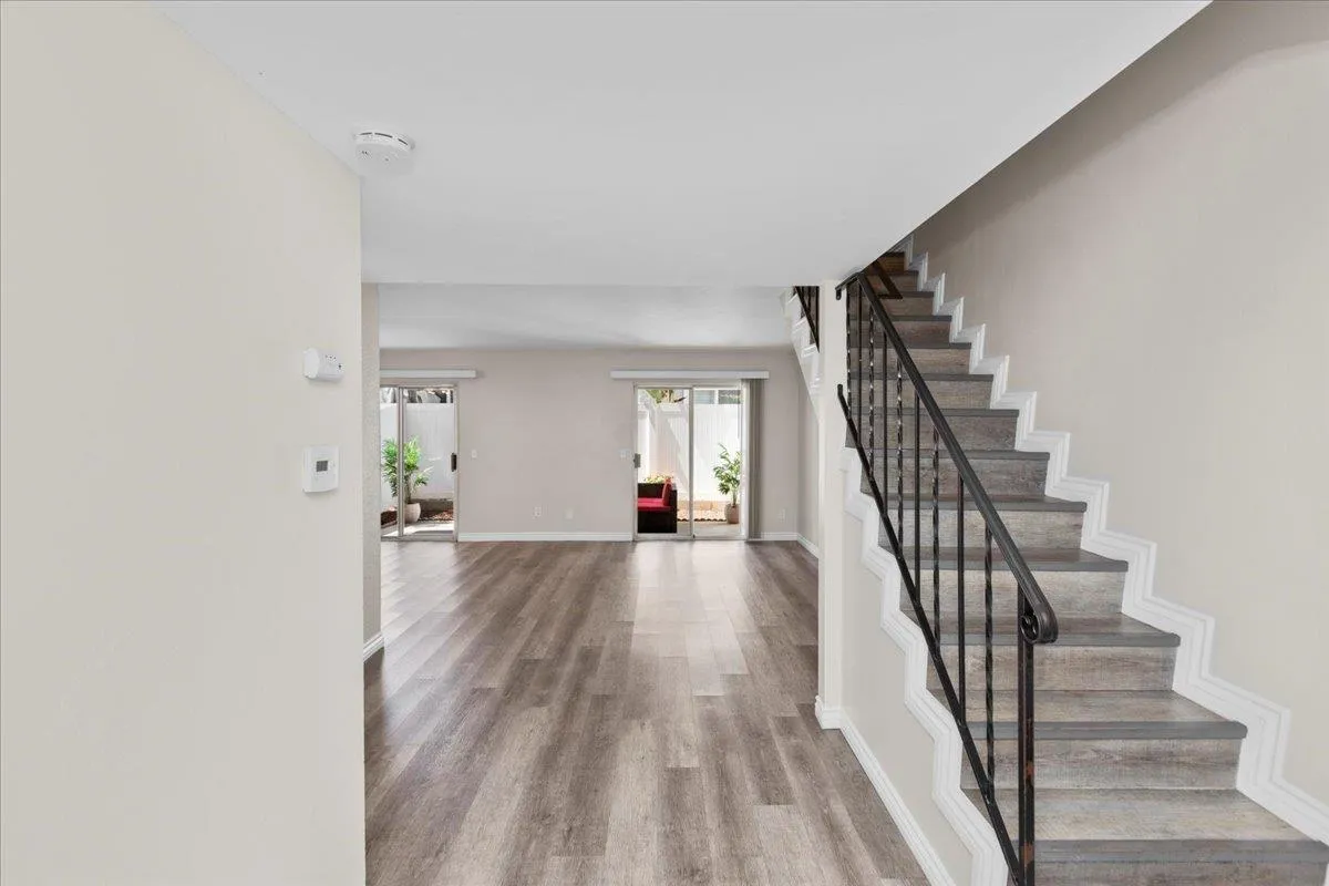 2112 East Vista Way Unit: 8
