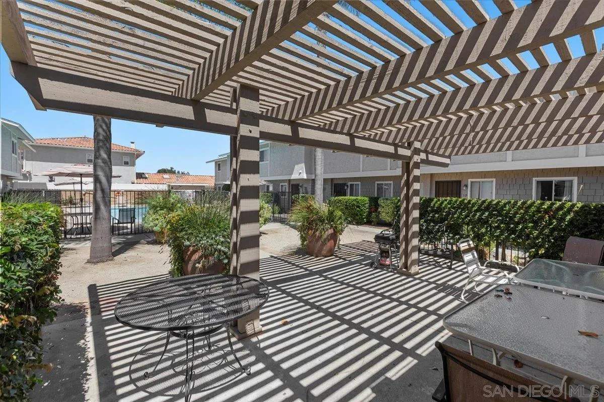2112 East Vista Way Unit: 8