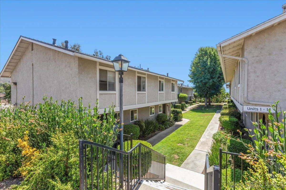 2112 East Vista Way Unit: 8