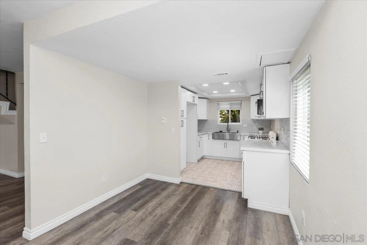 2112 East Vista Way Unit: 8