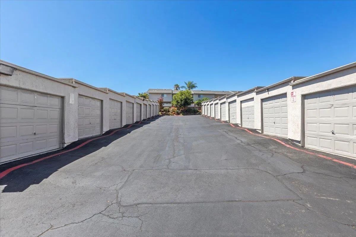 2112 East Vista Way Unit: 8