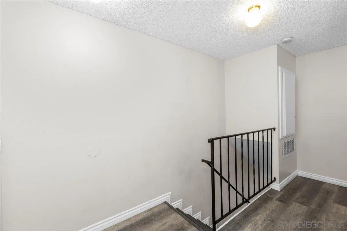 2112 East Vista Way Unit: 8