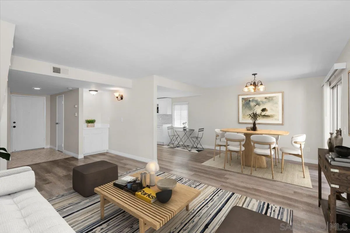 2112 East Vista Way Unit: 8