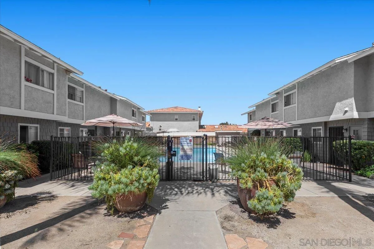 2112 East Vista Way Unit: 8