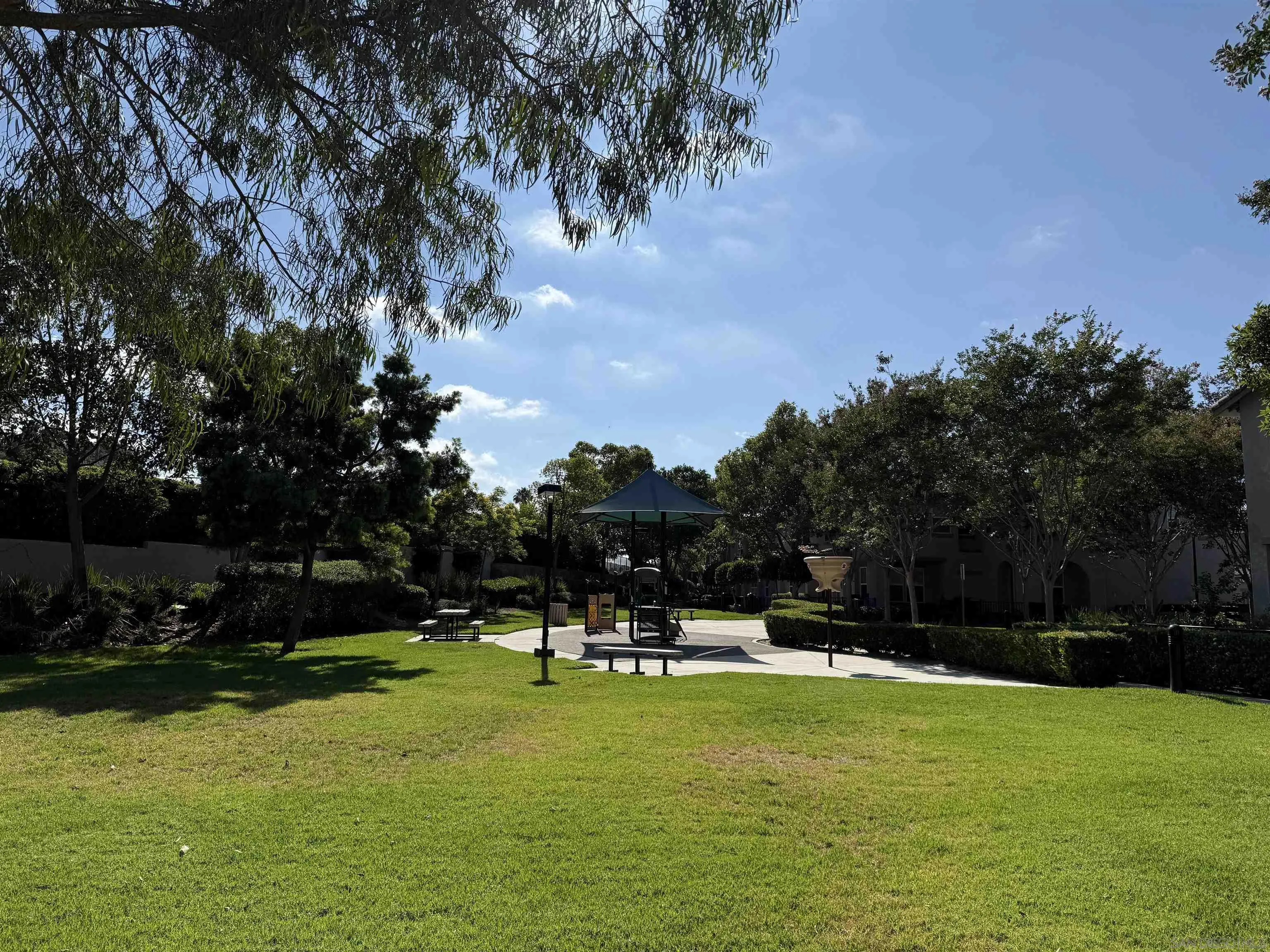 426 Avenida De La Luna