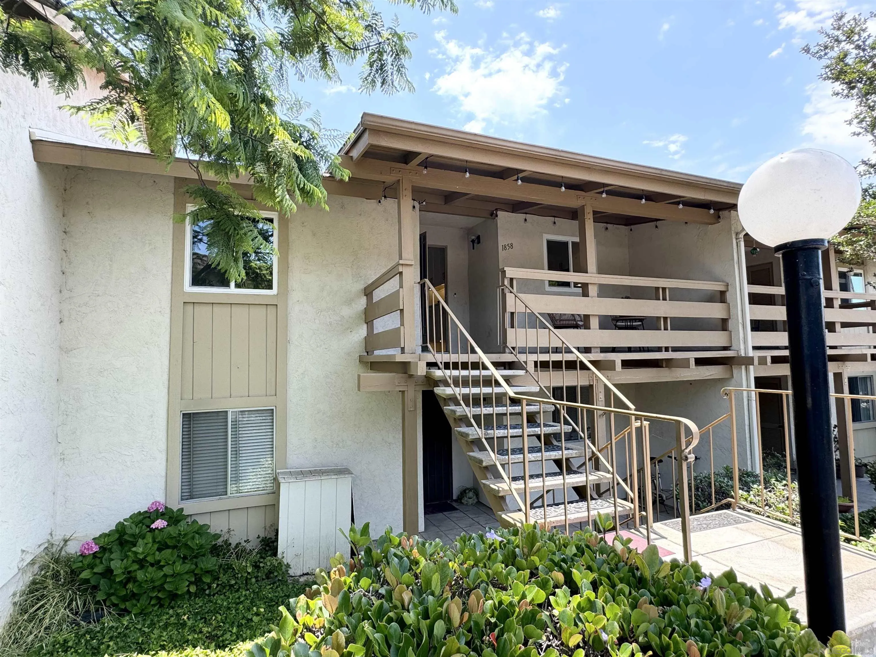 1858 Fairway Circle