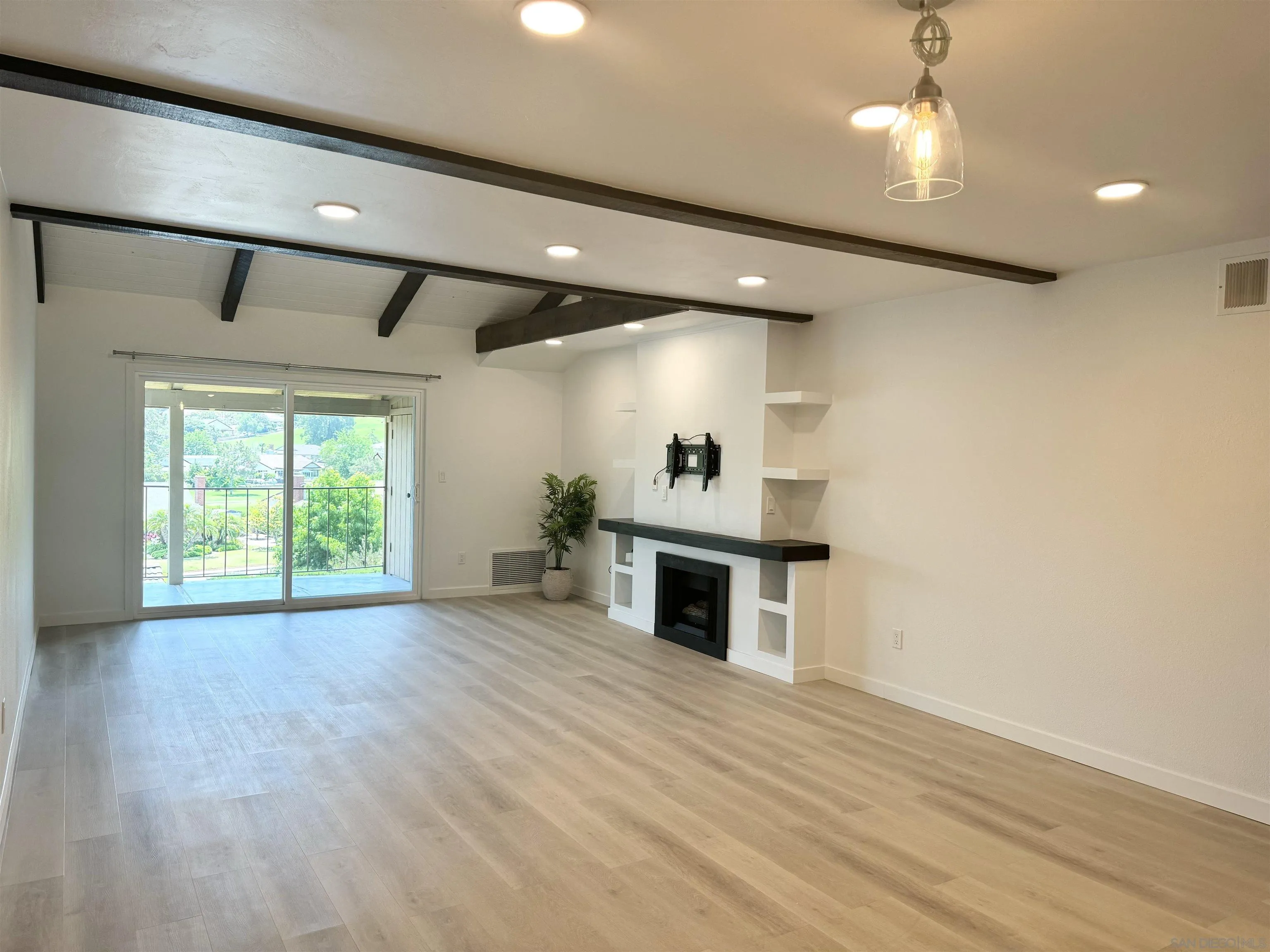 1858 Fairway Circle