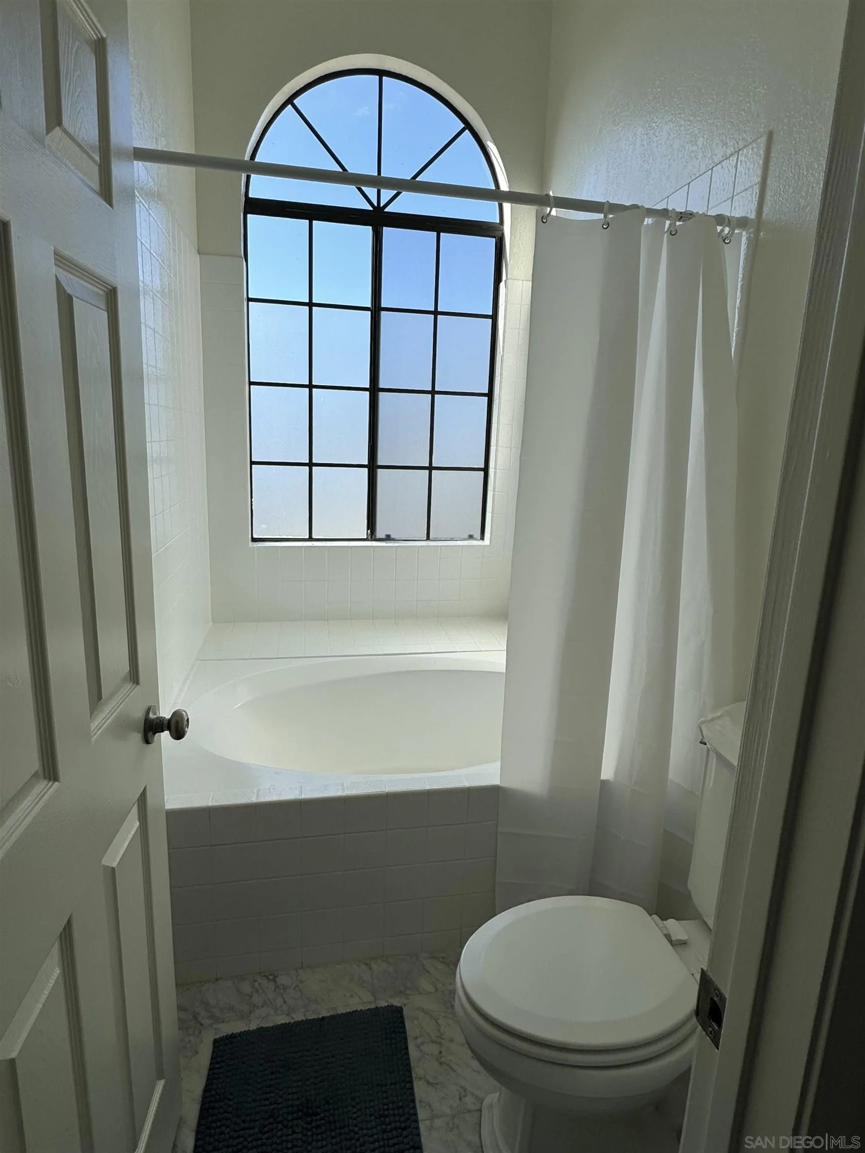 2108 Sea Village Circle