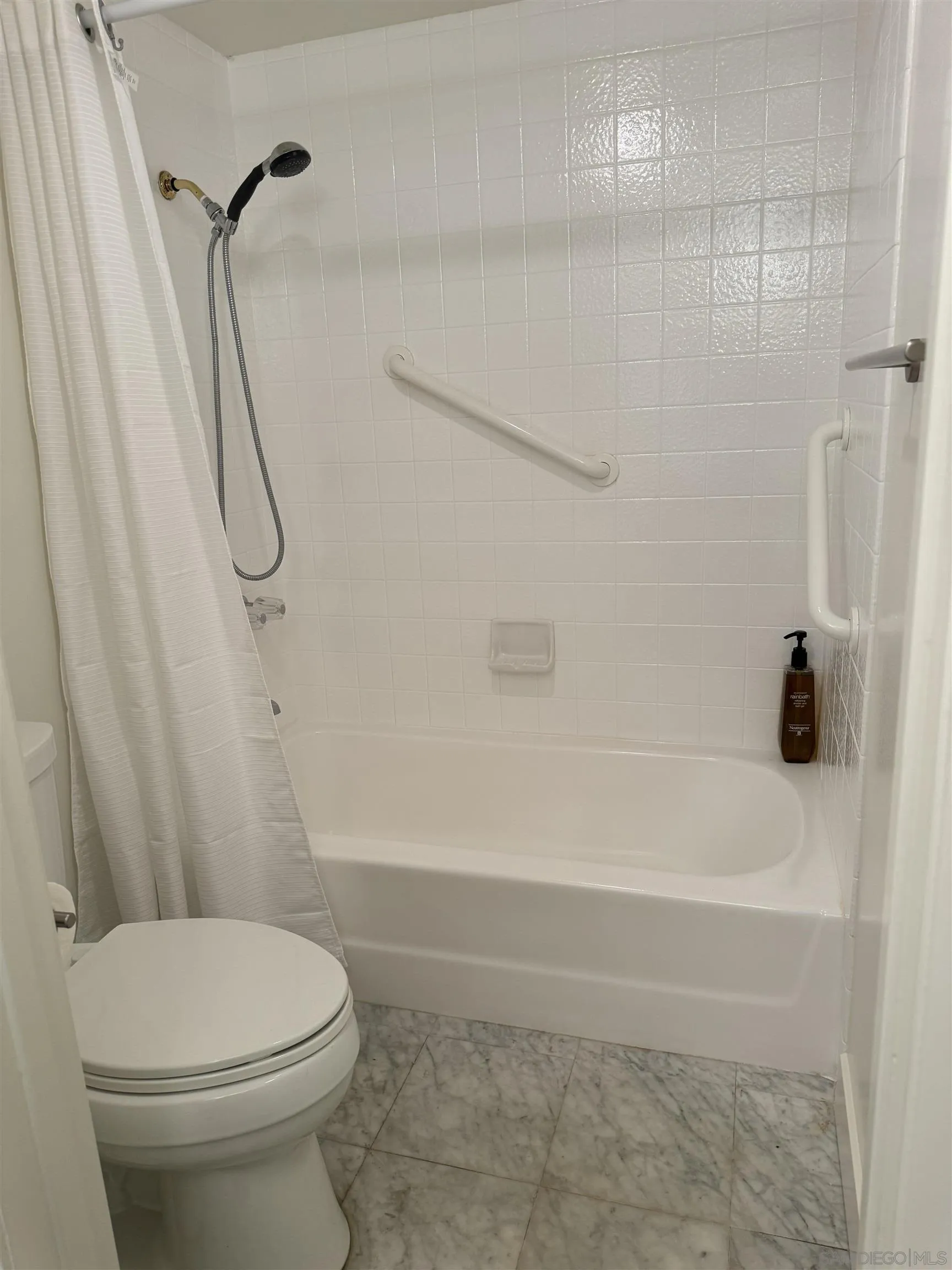 2108 Sea Village Circle