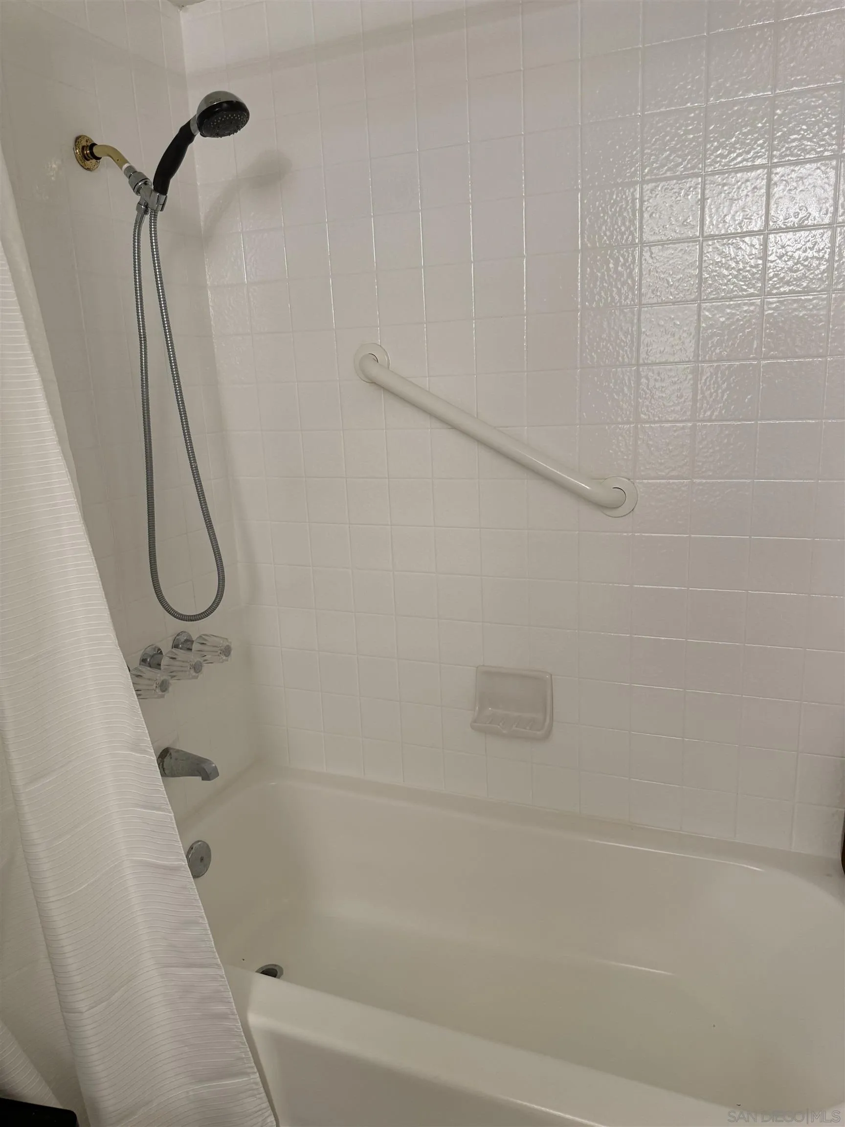 2108 Sea Village Circle