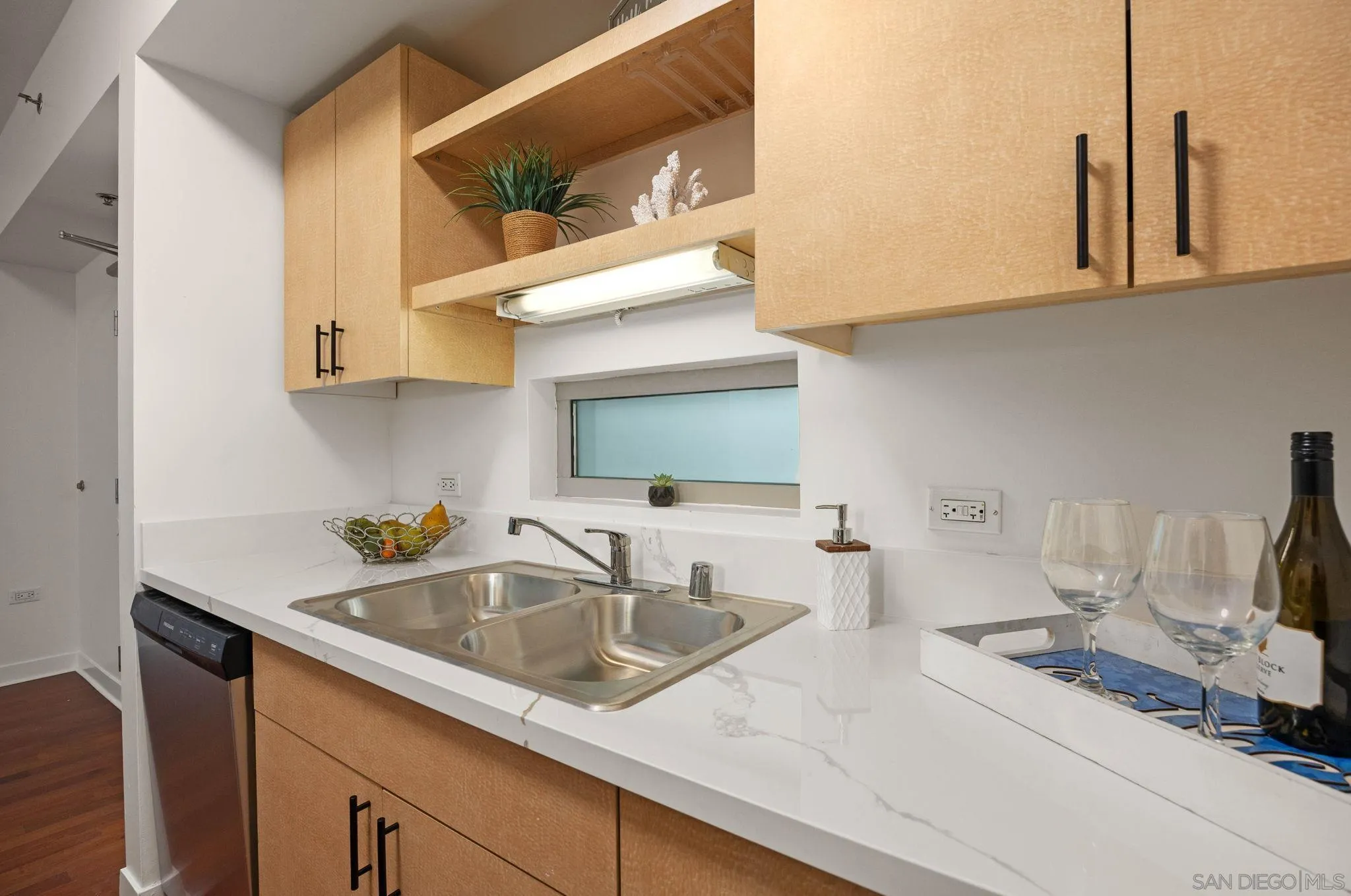425 W Beech Street Unit 327