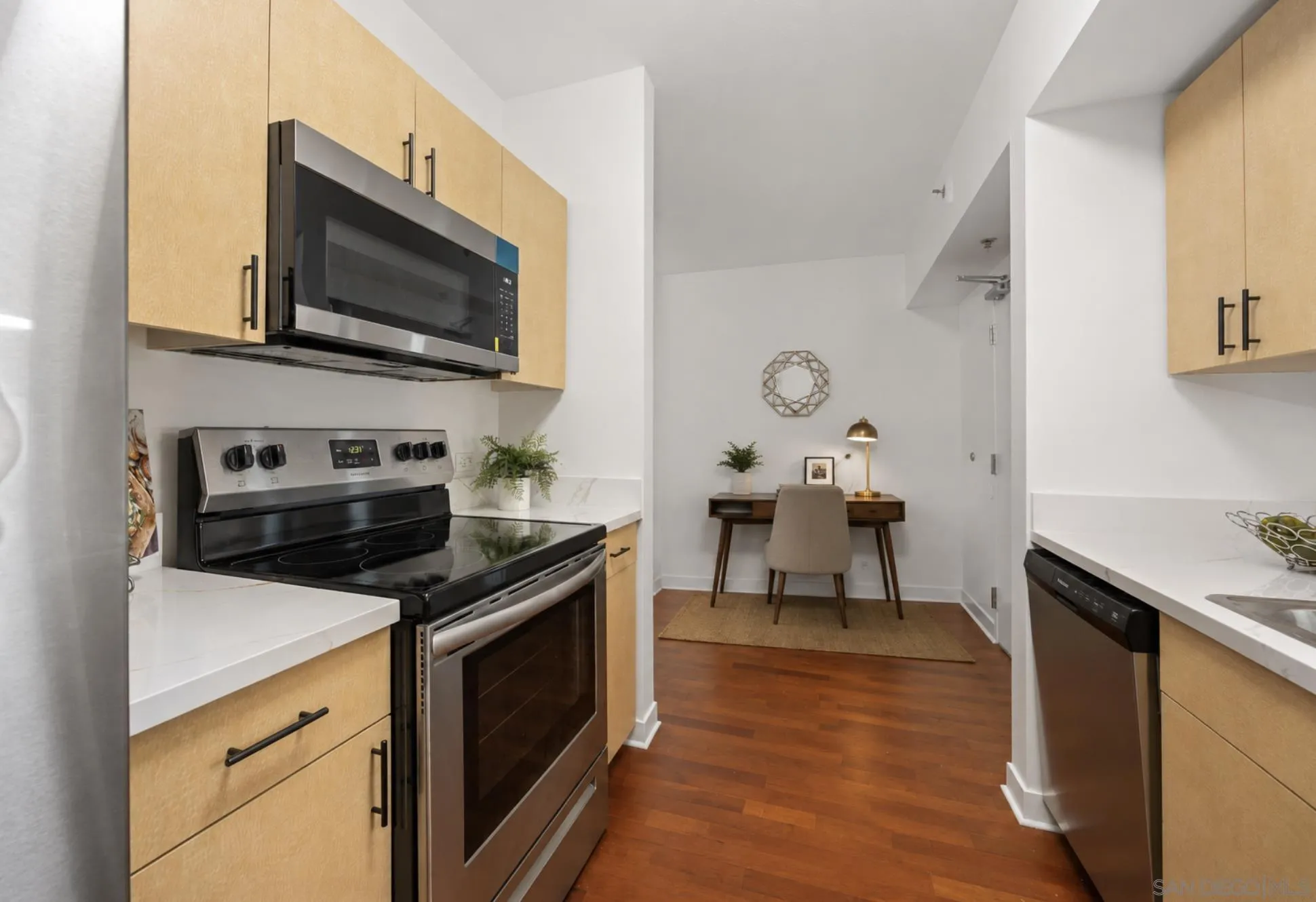 425 W Beech Street Unit 327