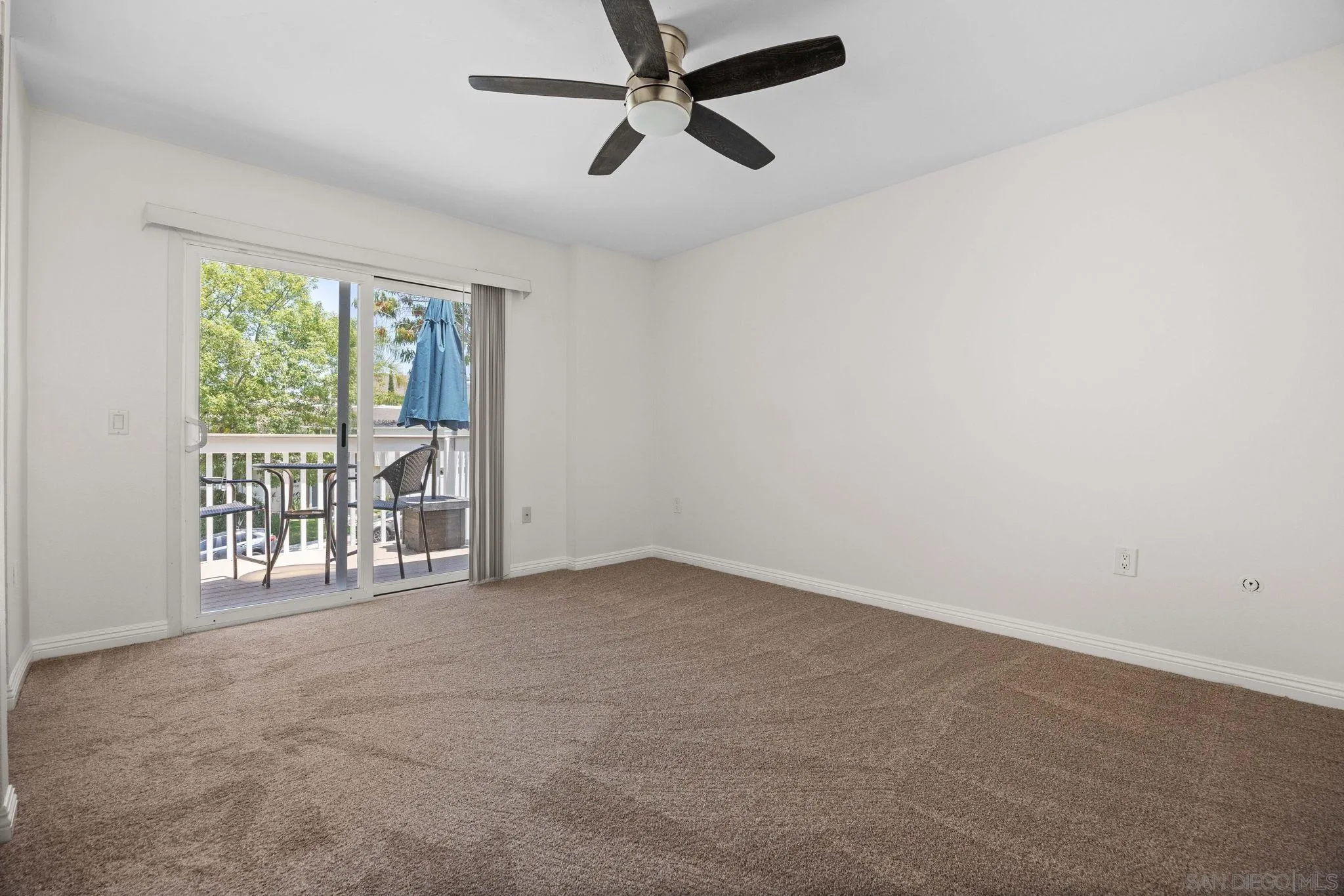1103 Woodlake Dr