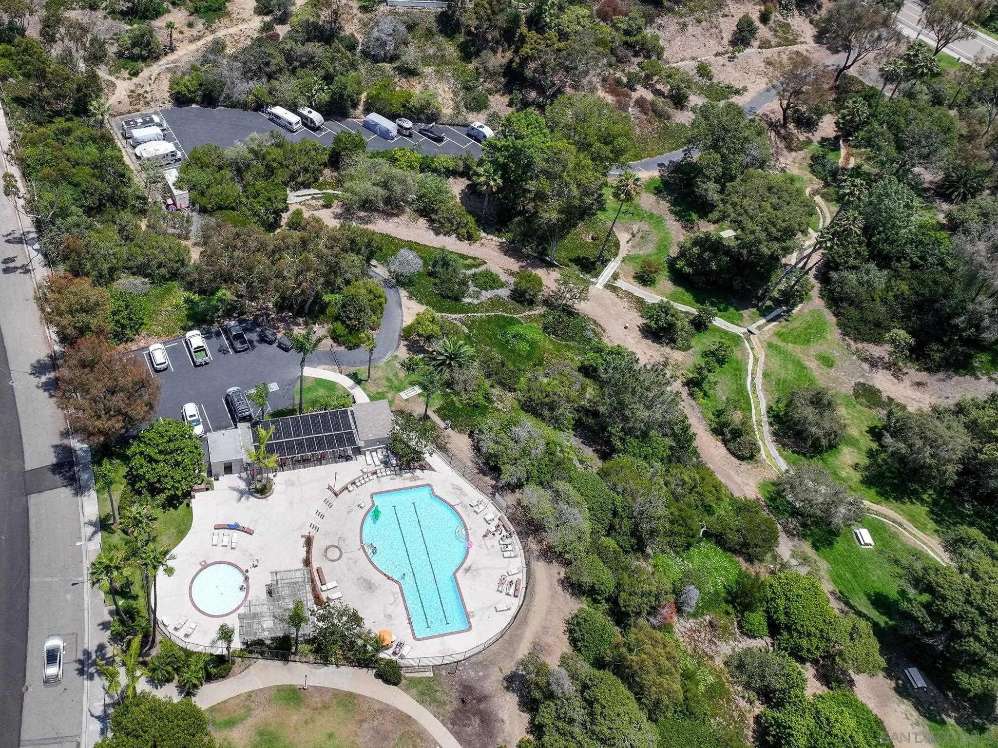 1103 Woodlake Dr