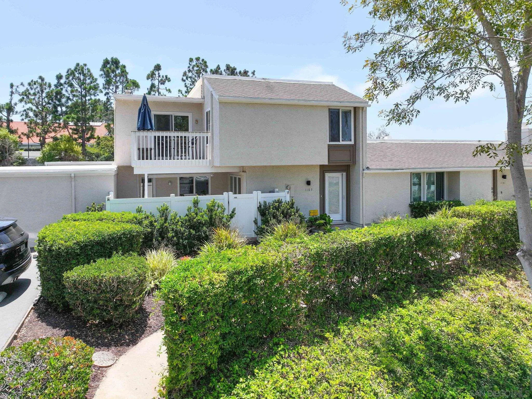 1103 Woodlake Dr