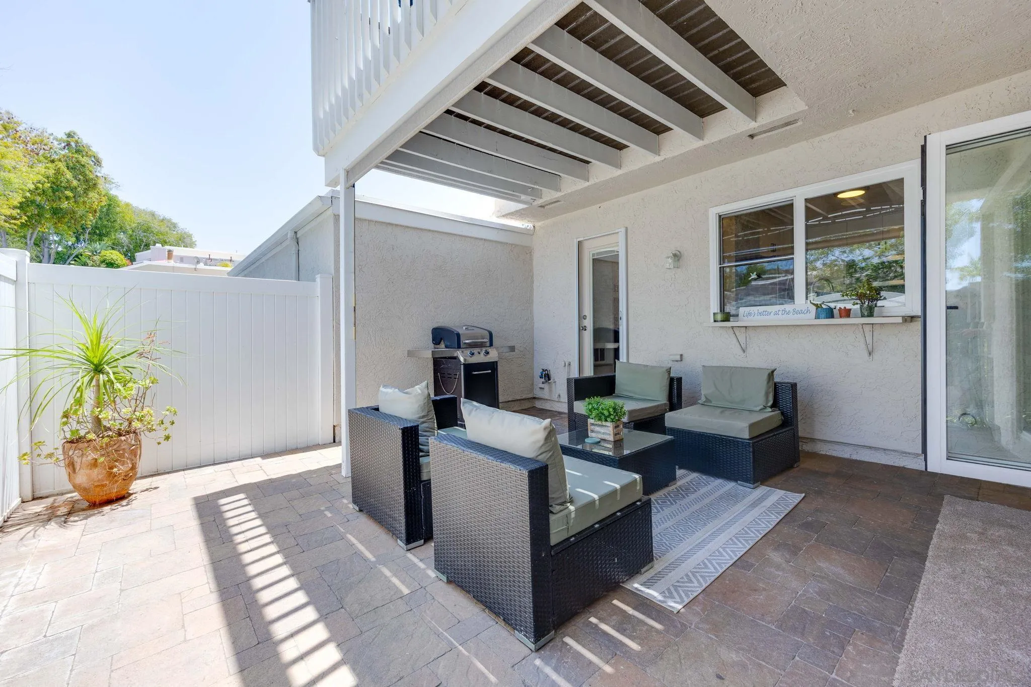 1103 Woodlake Dr