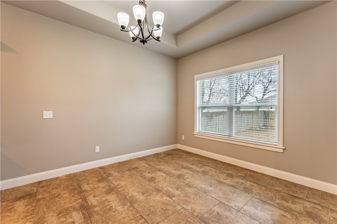 905 SW Caprington Street