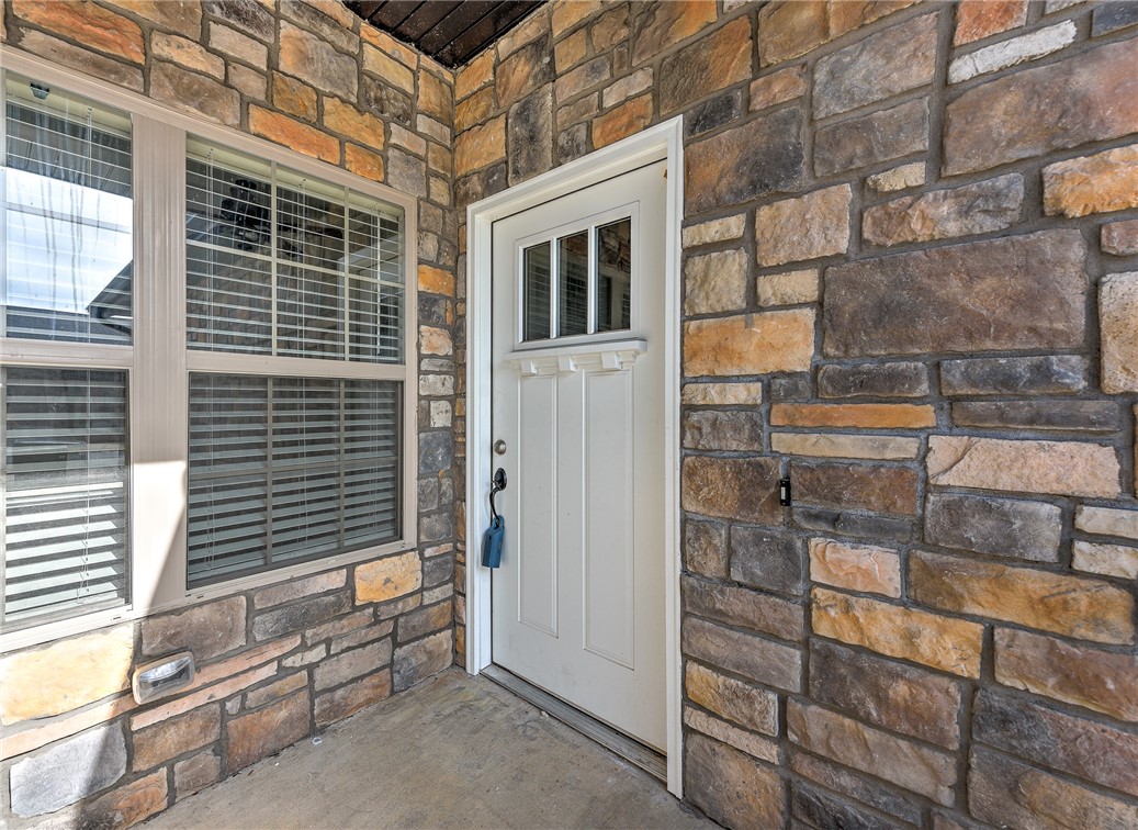 2819 W Persimmon Street