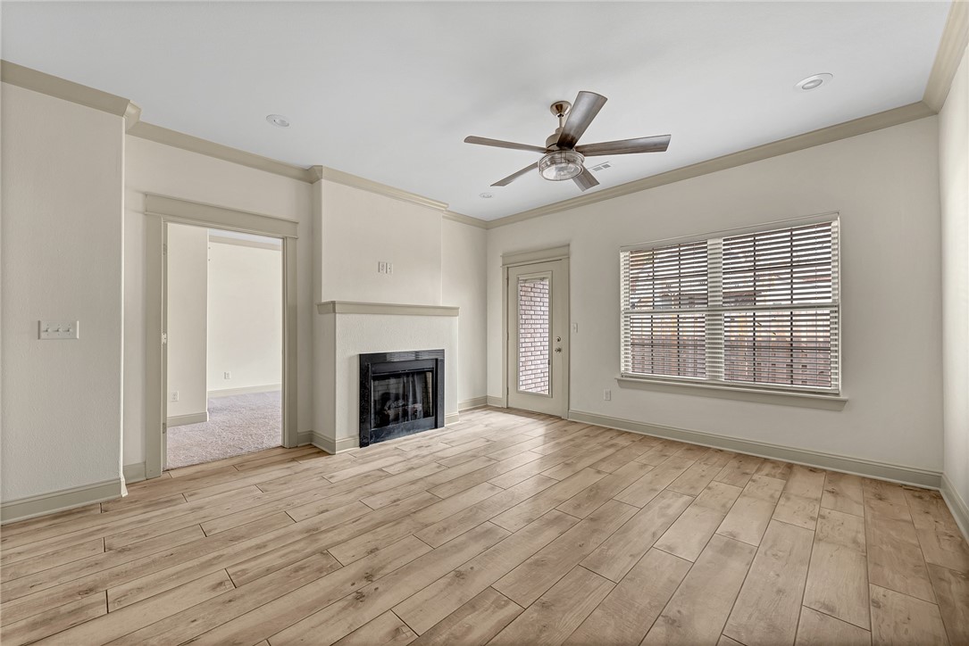 2819 W Persimmon Street