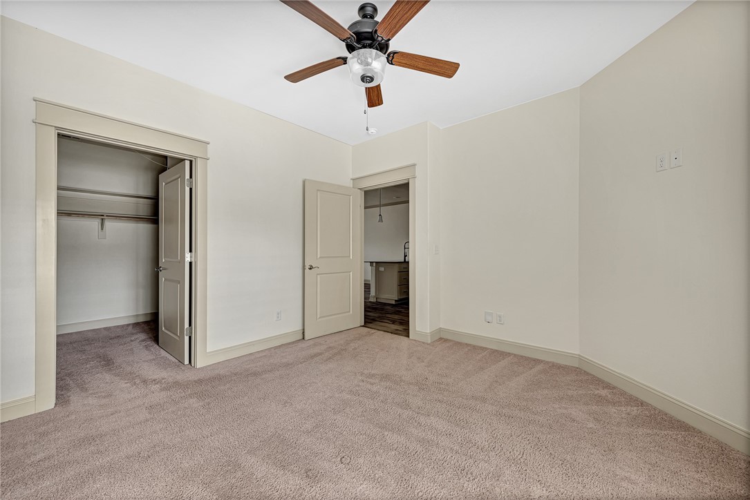 2819 W Persimmon Street