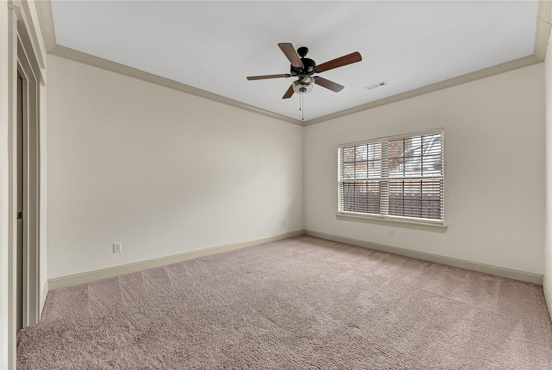 2819 W Persimmon Street