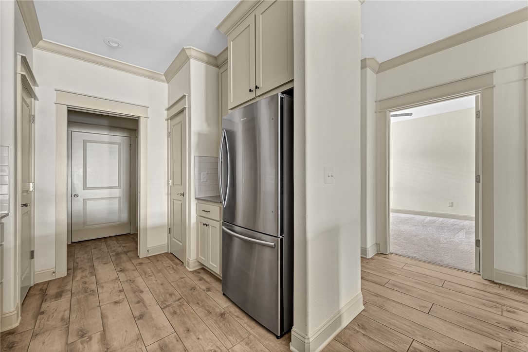 2819 W Persimmon Street