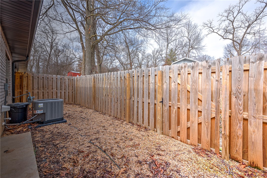 2819 W Persimmon Street