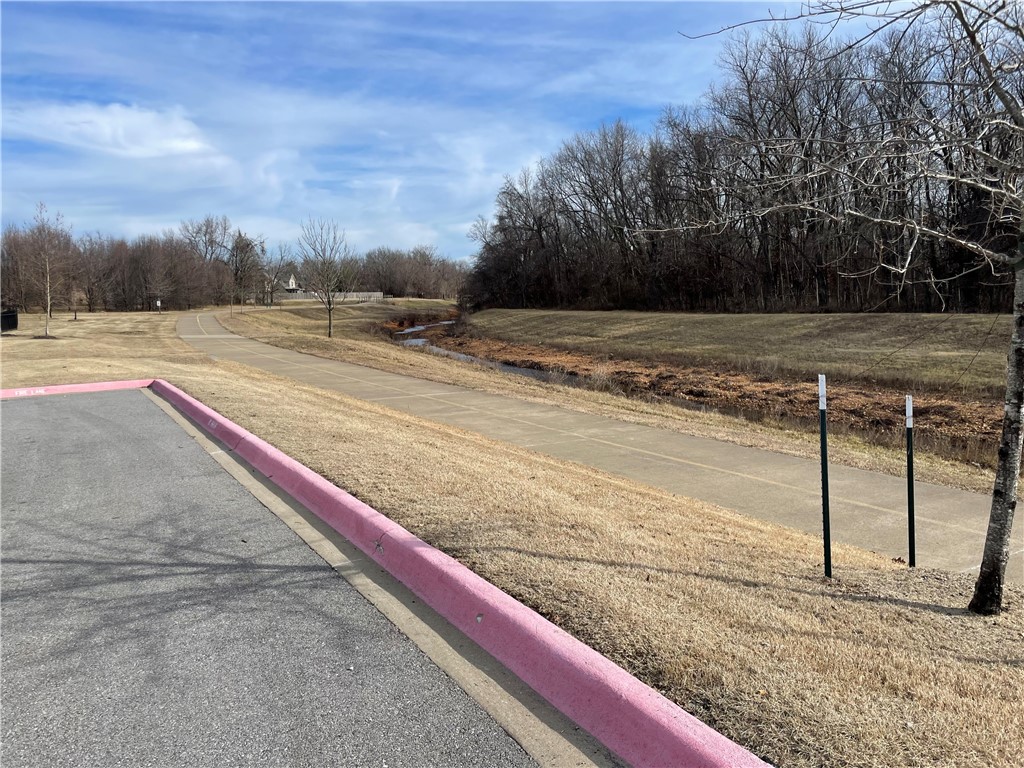 2819 W Persimmon Street