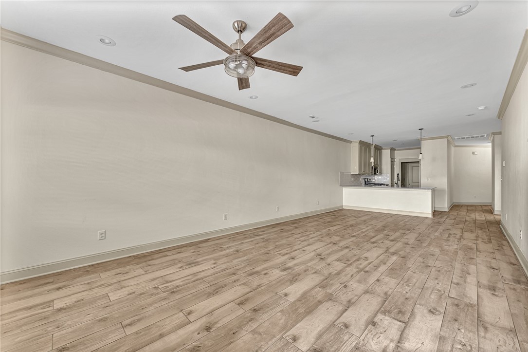 2819 W Persimmon Street