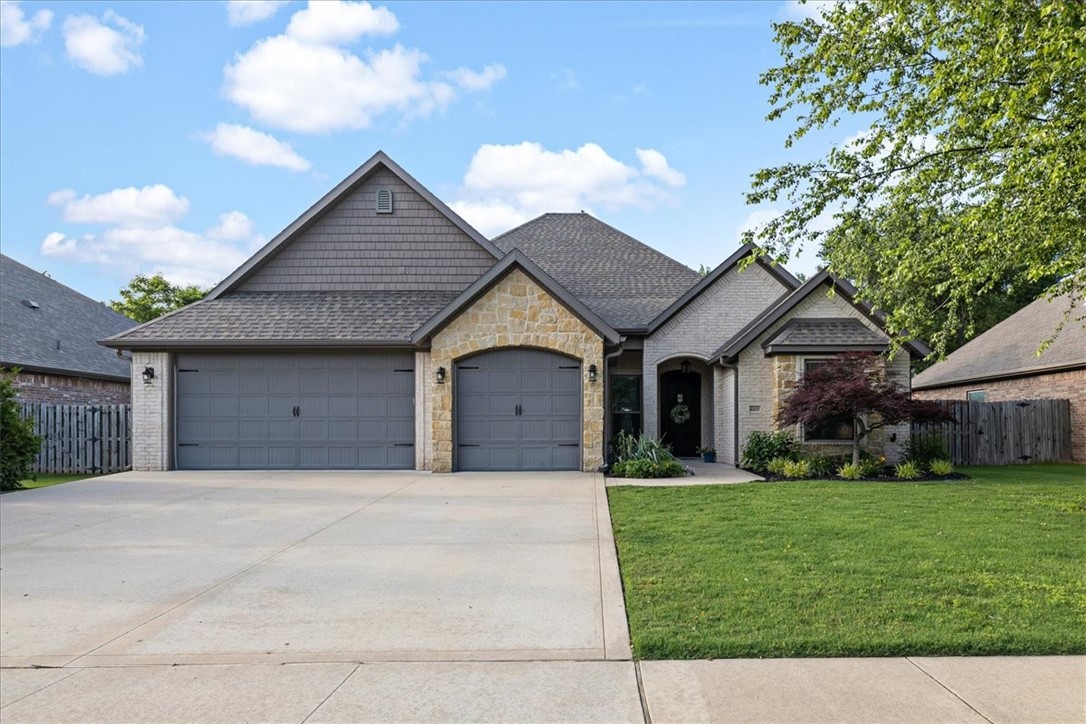 4413 W Meadow Oaks Drive