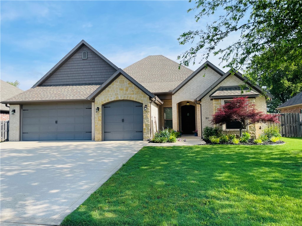 4413 W Meadow Oaks Drive