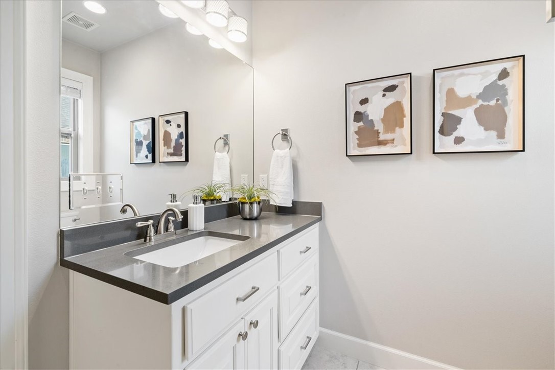 4413 W Meadow Oaks Drive