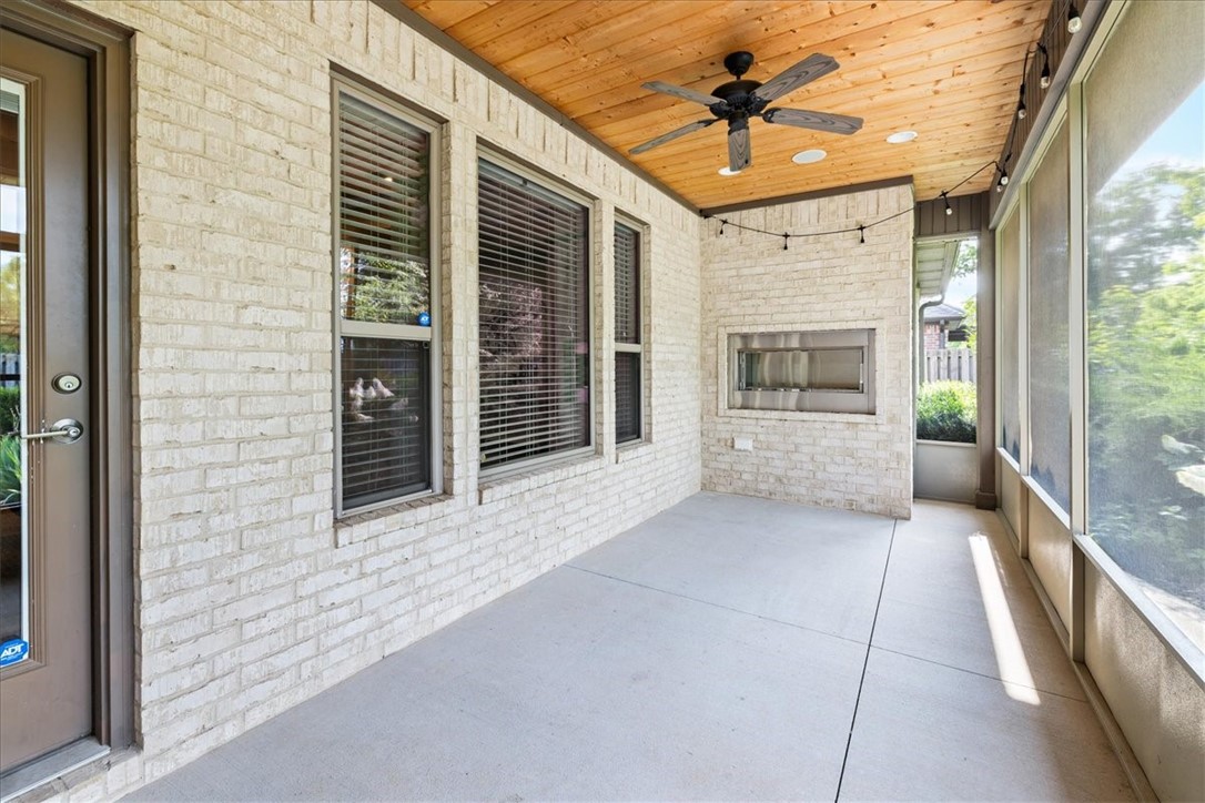 4413 W Meadow Oaks Drive