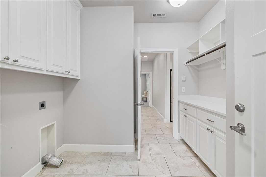 4413 W Meadow Oaks Drive