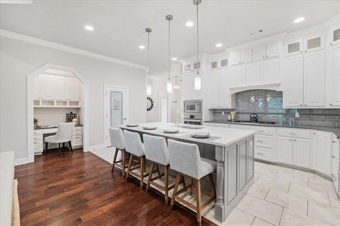 4413 W Meadow Oaks Drive