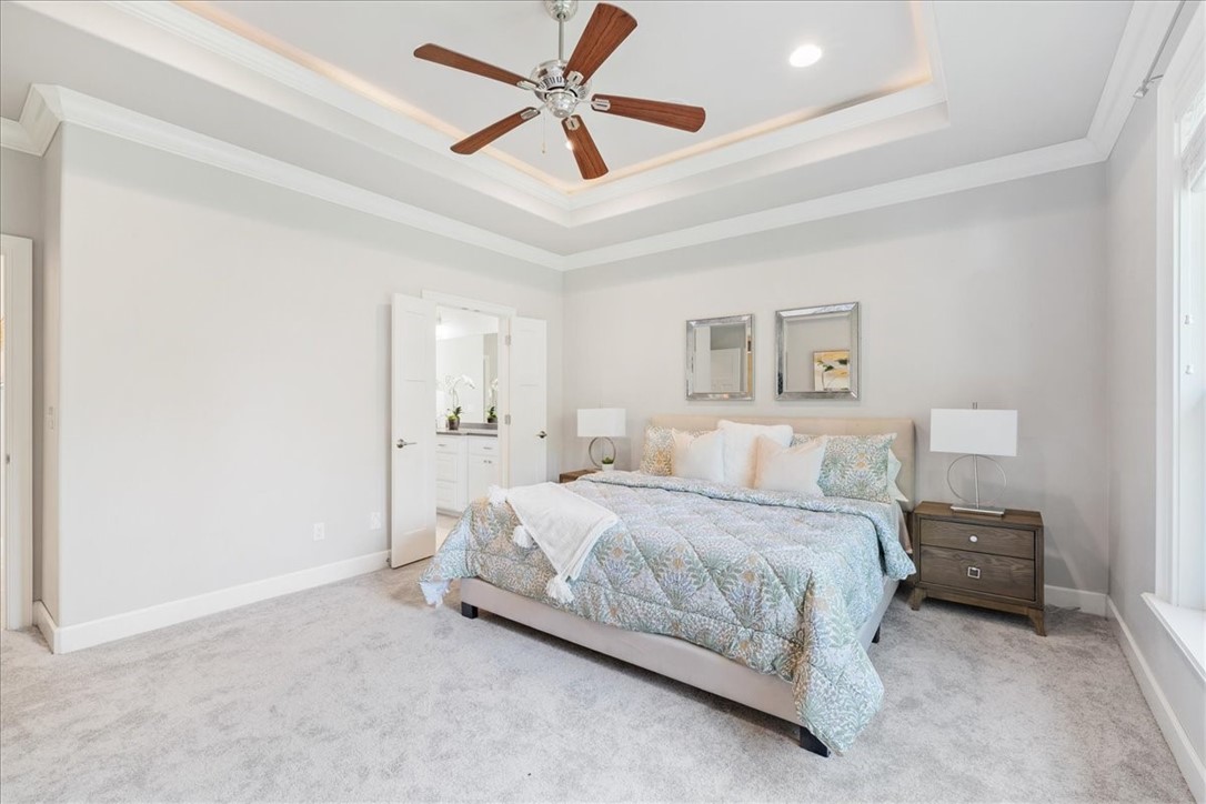 4413 W Meadow Oaks Drive