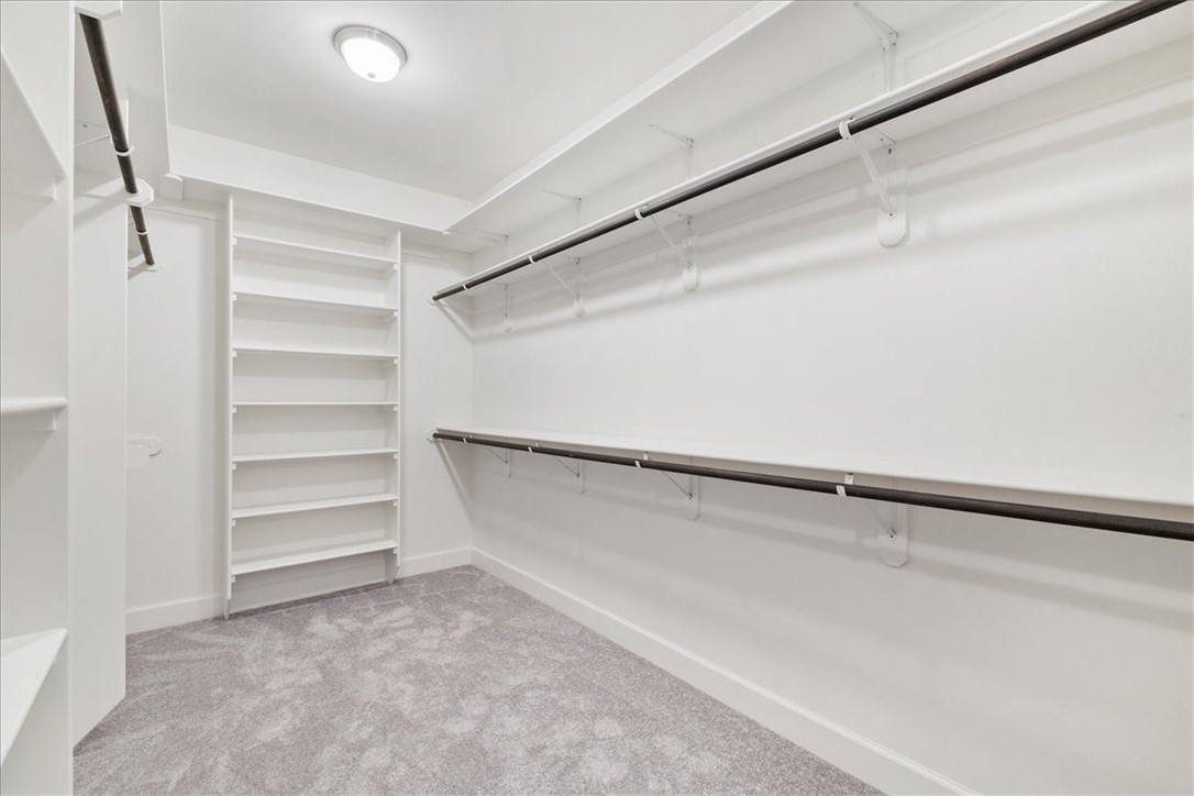 4413 W Meadow Oaks Drive