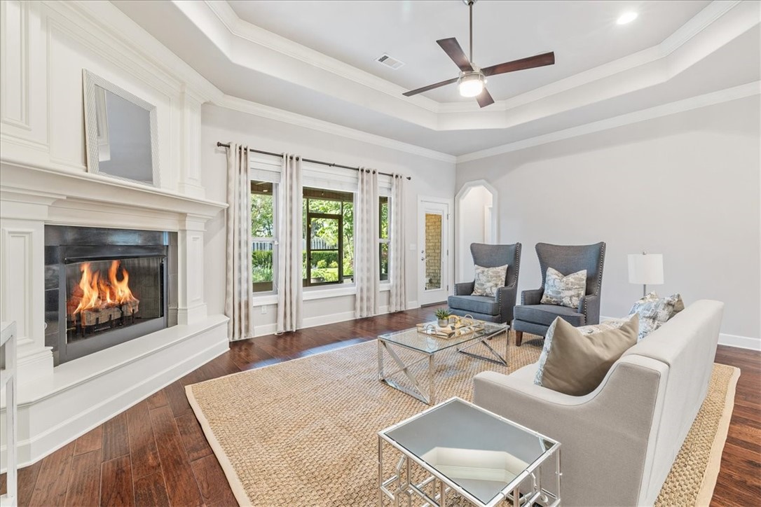 4413 W Meadow Oaks Drive