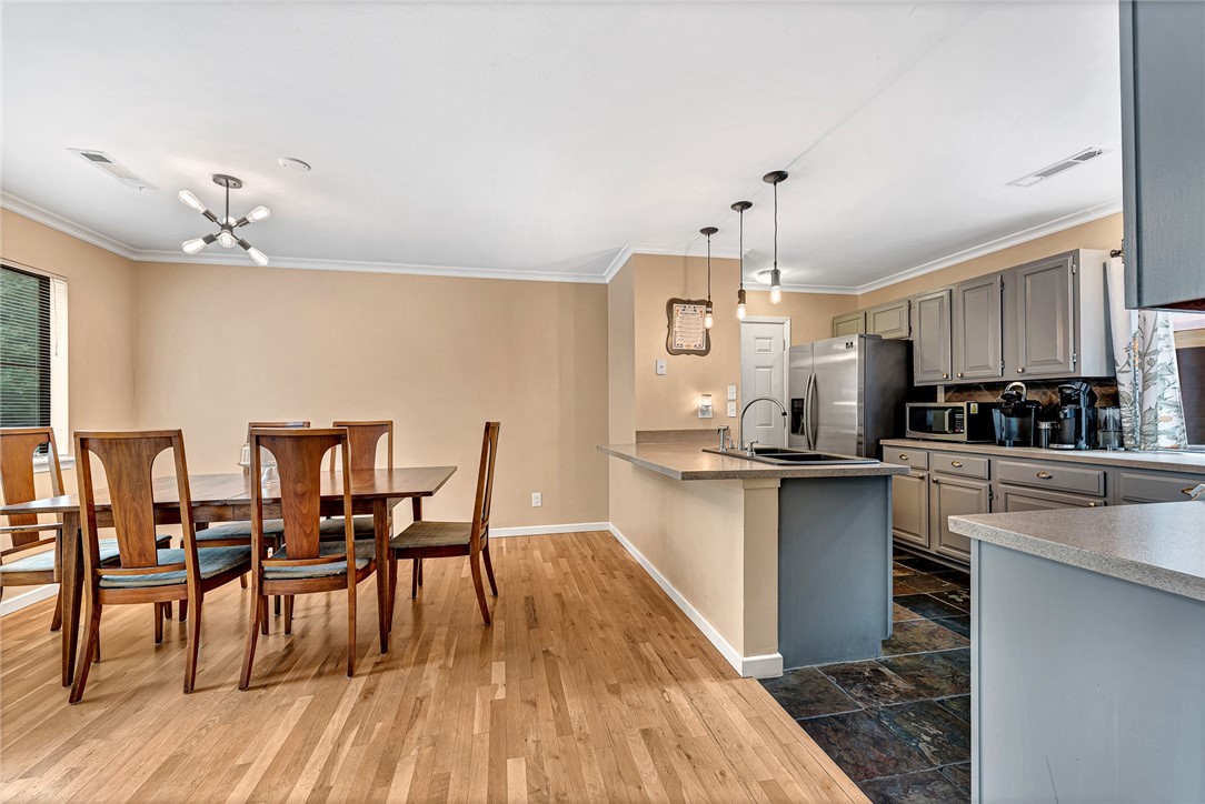 1062 Valley View Drive