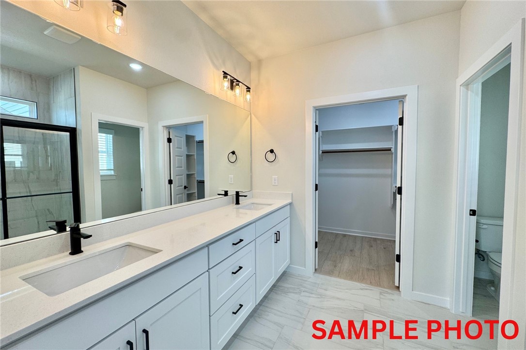 5902 SW Desert Avenue