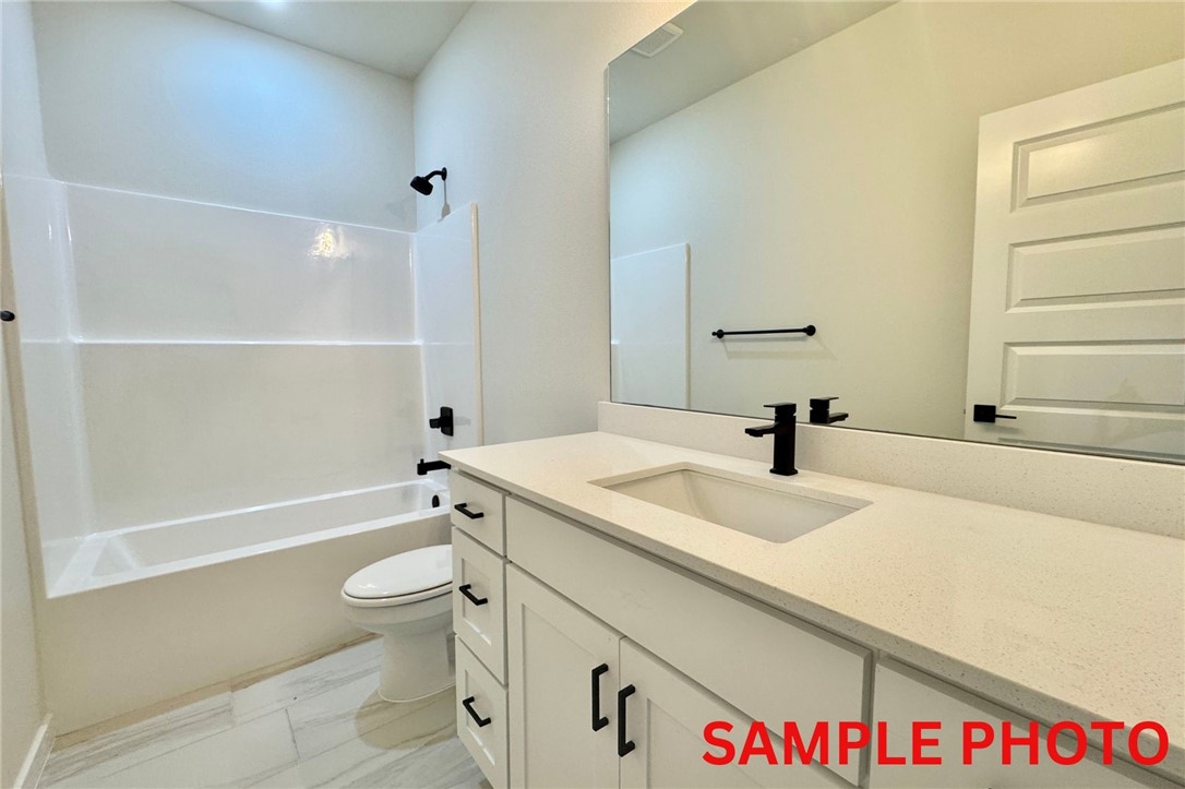 5902 SW Desert Avenue