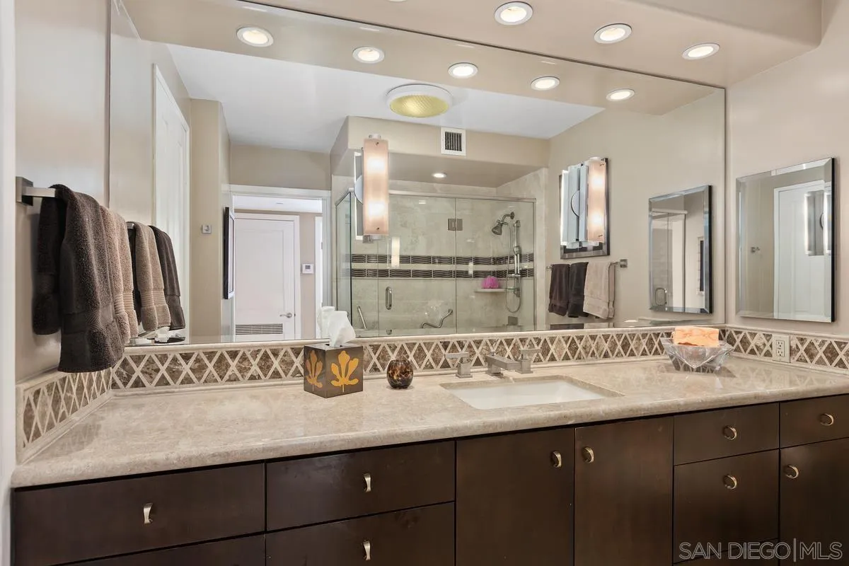 1810 Avenida Del Mundo Unit 908
