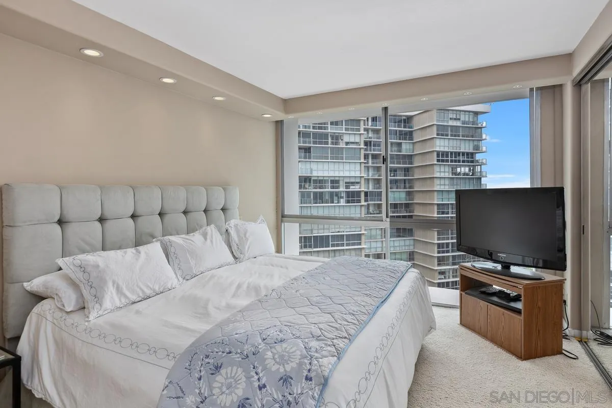 1810 Avenida Del Mundo Unit 908