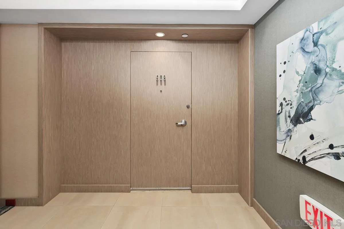 1810 Avenida Del Mundo Unit 908